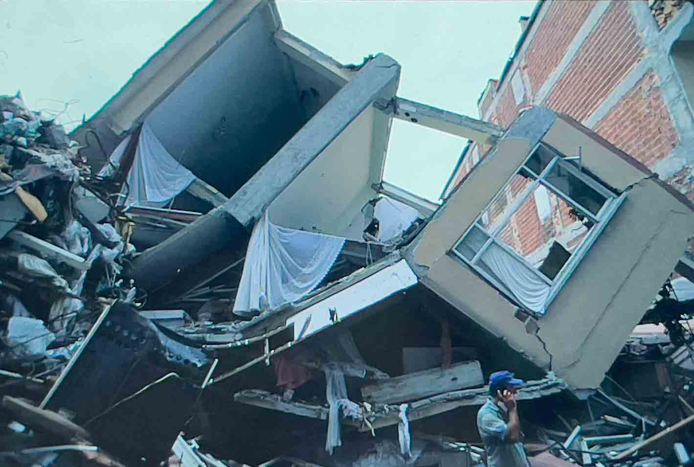 building_earthquake2